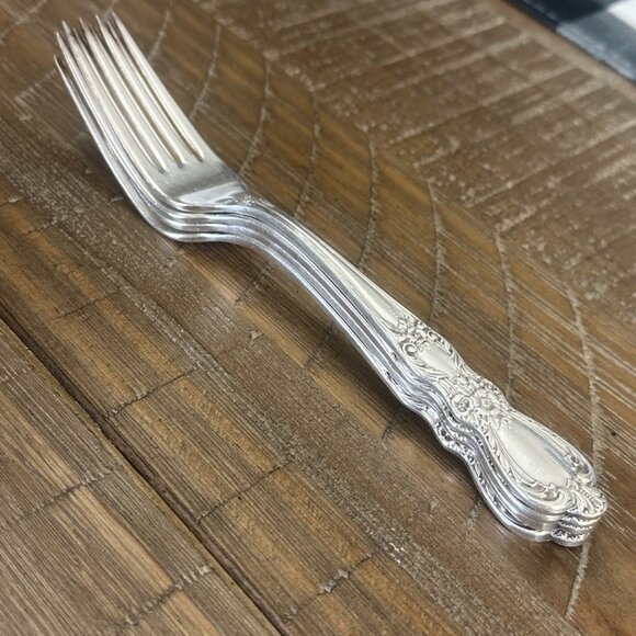 1847 Rogers Bros Heritage Dinner Forks Set of 4 Silverplate Flatware IS 1953 - Picture 4 of 10
